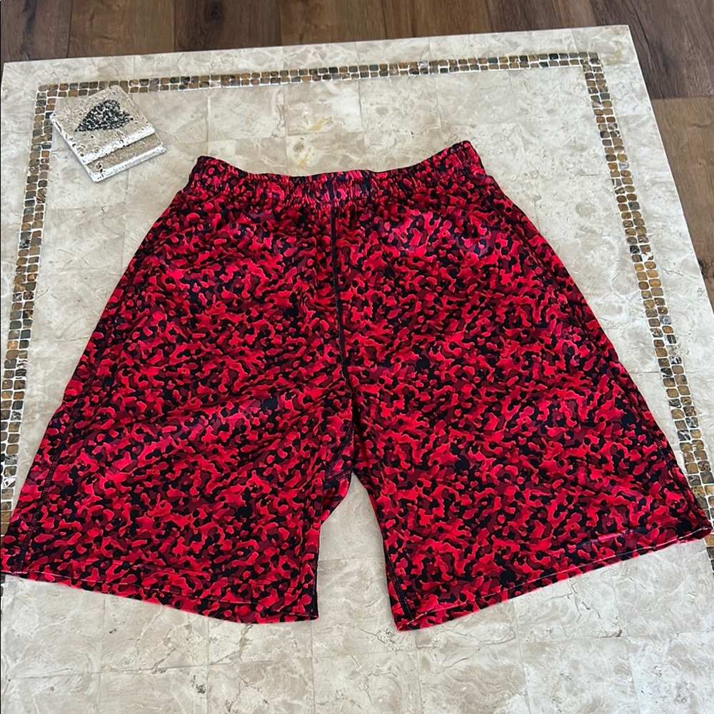 Nike Dri-Fit ‎ Red Camo Athletic Shorts Men’s Size M